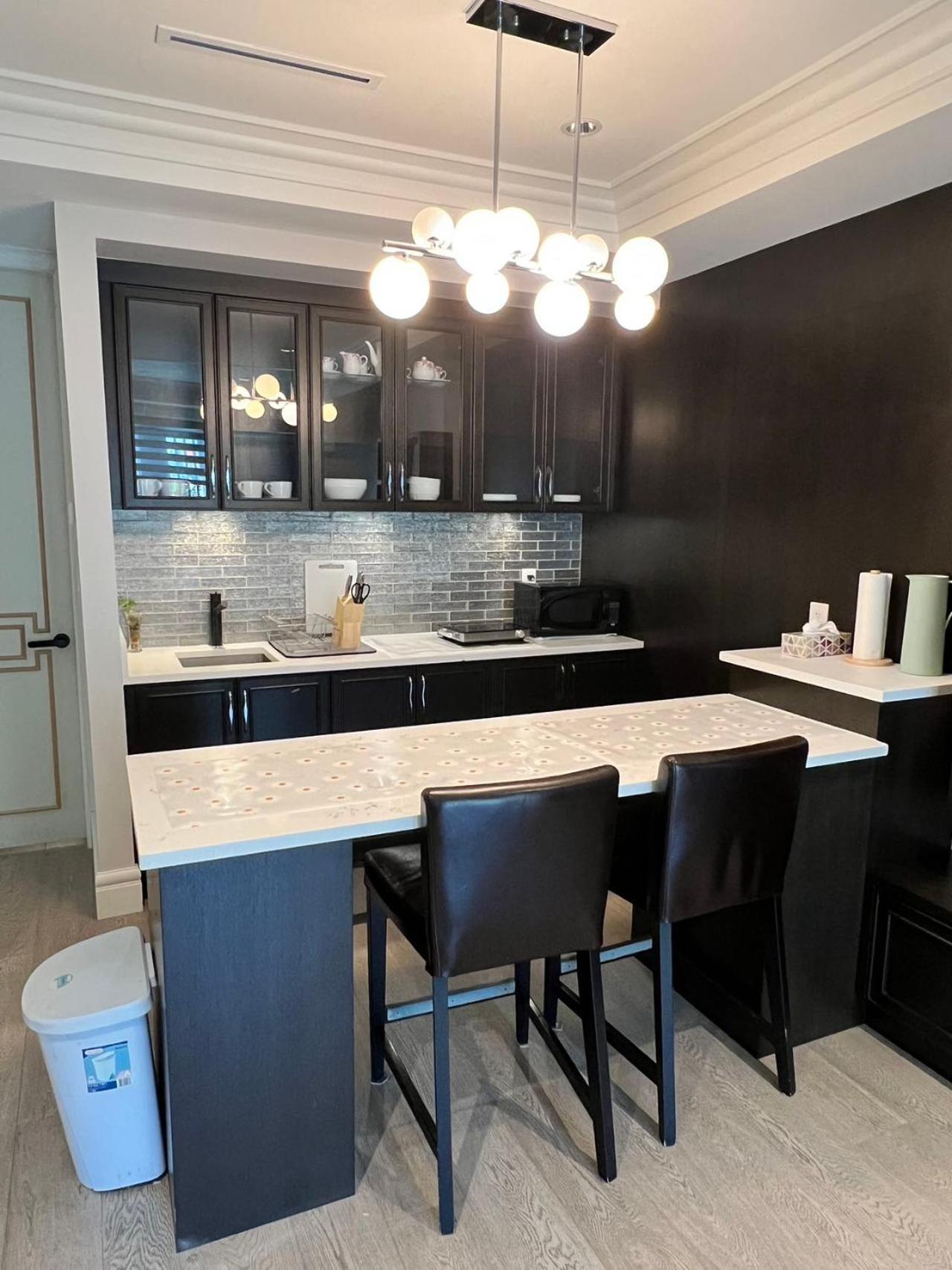 Private Rooms In Vancouver West Екстериор снимка