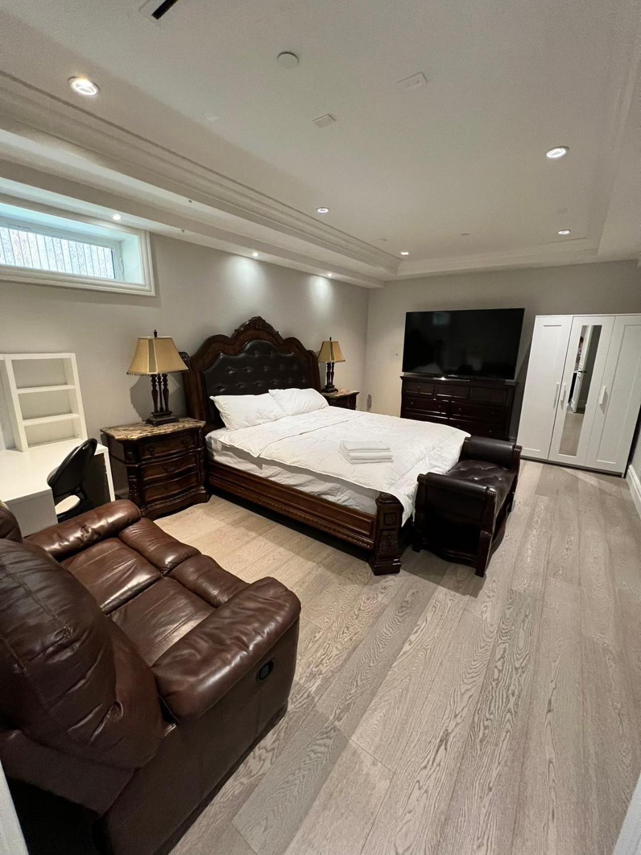 Private Rooms In Vancouver West Екстериор снимка