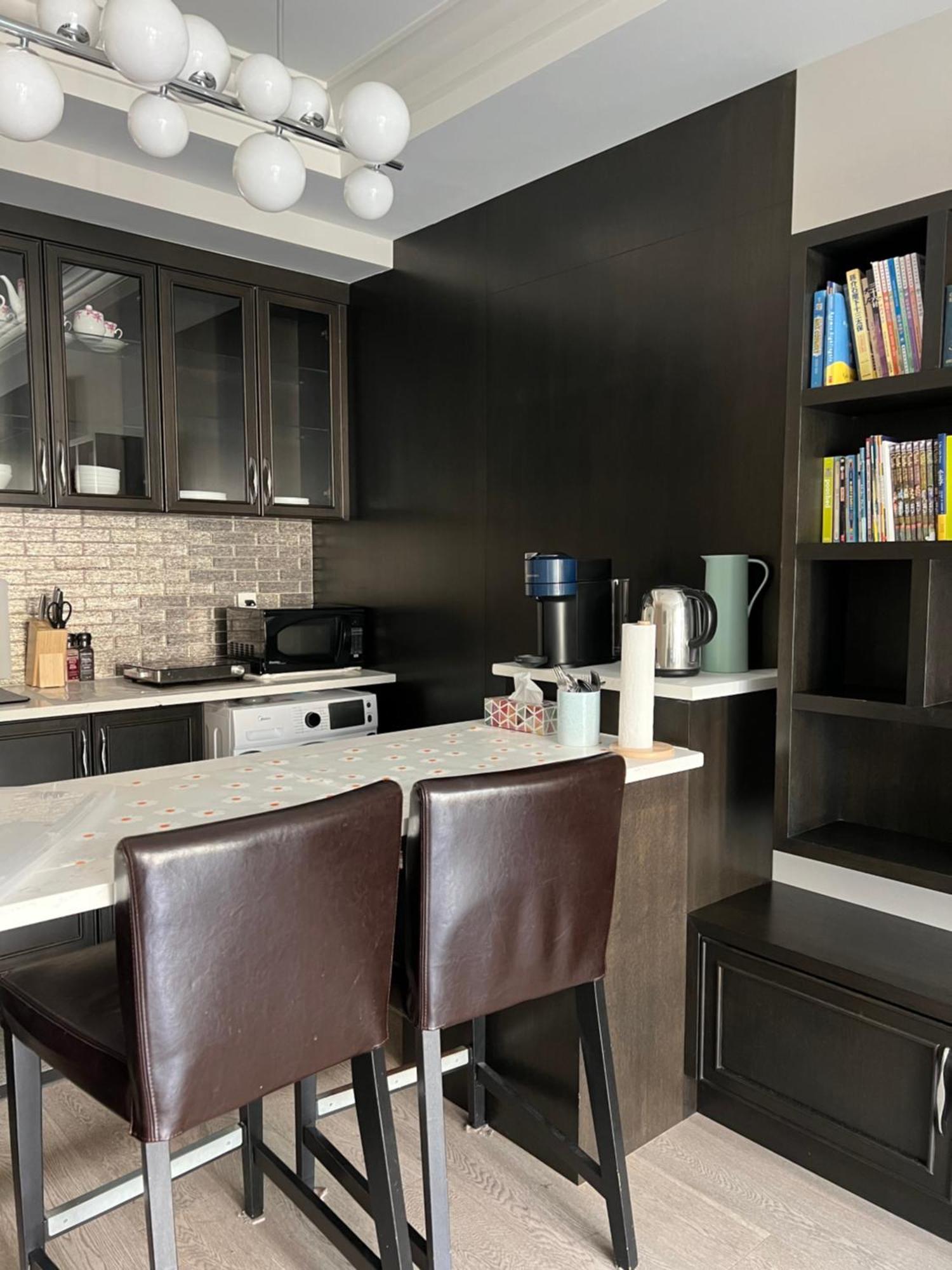 Private Rooms In Vancouver West Екстериор снимка